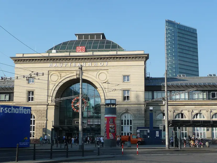 Der Mannheimer Hauptbahnhof als Verkehrsknoten der Metropolregion