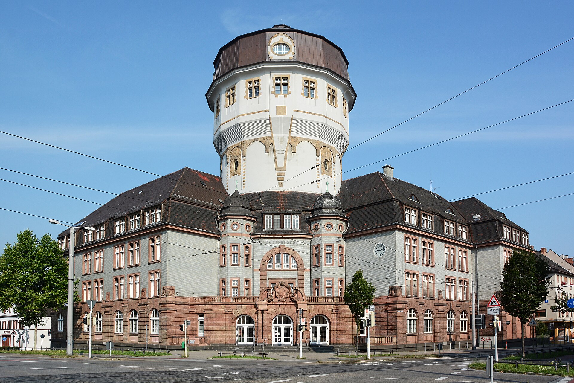 Hotelunterkunft im Stadtteil Cäcilienlust, Mannheim – Kleines Wohngebiet im Nordwesten, ruhig und naturverbunden.